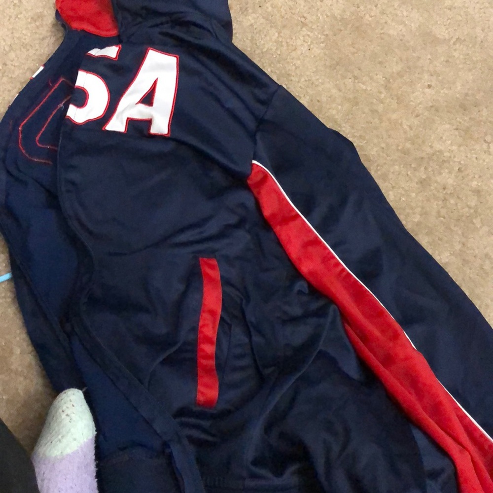Medium USA SWEATER